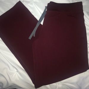 Figs - Burgundy. Size M petite